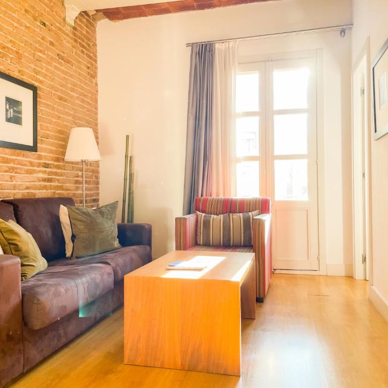 Boutique Pare Lainez- 2 BR Sagrada Famlia with balcony - Two-Bedroom Apartment - 20