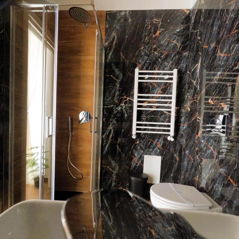 BlackWoody Contemporary Rooms - Napoli Centro Storico - Camera Matrimoniale Superior - 10
