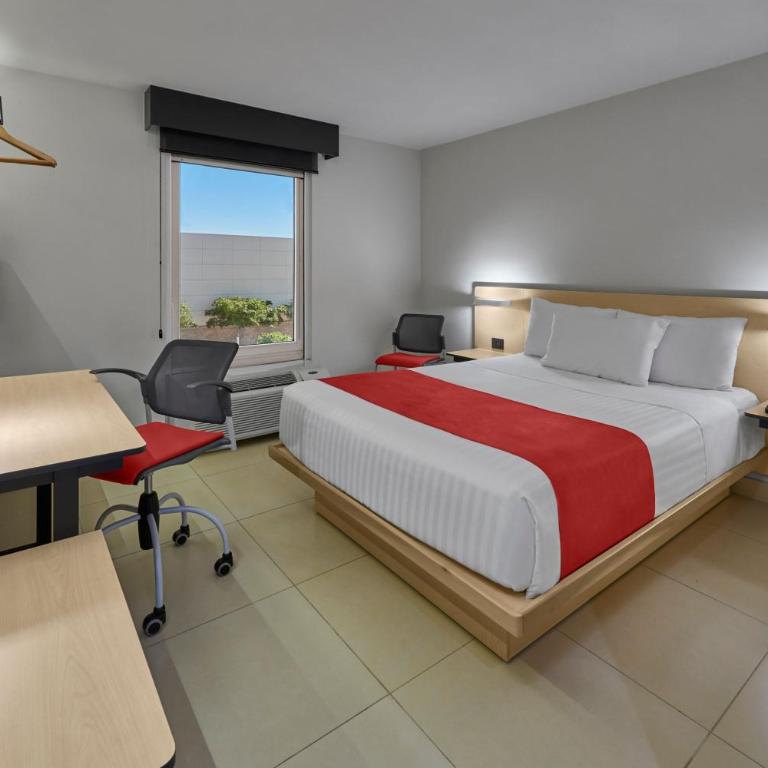 City Express by Marriott Cancun - Habitación con cama grande - 9