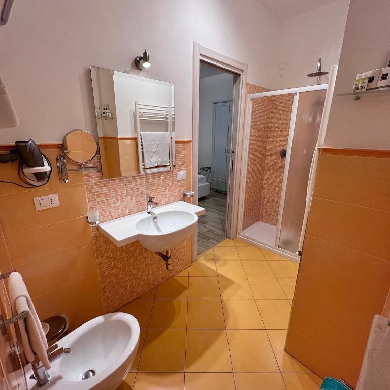 Bella Tropea Accommodation - Deluxe Double Room - 24