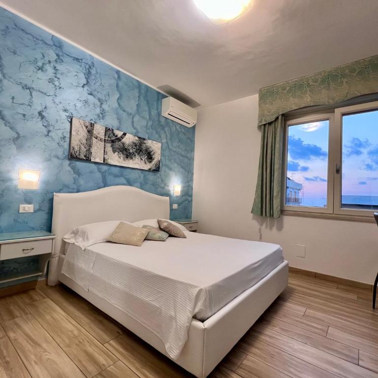 Bella Tropea Accommodation - Deluxe Double Room - 12