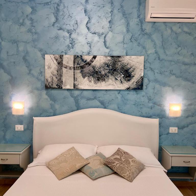 Bella Tropea Accommodation - Deluxe Double Room - 10