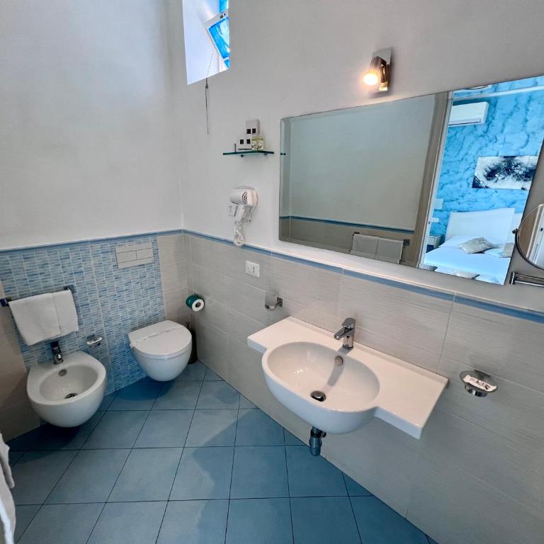 Bella Tropea Accommodation - Deluxe Double Room - 16