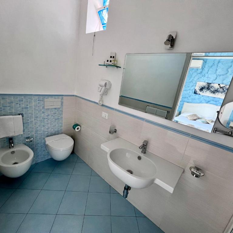 Bella Tropea Accommodation - Deluxe Double Room - 17