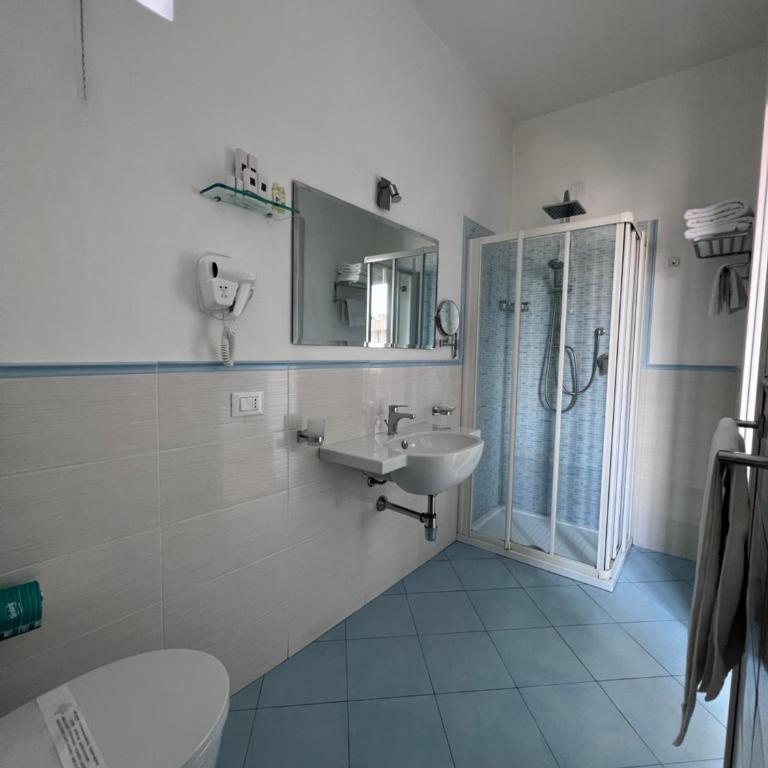 Bella Tropea Accommodation - Deluxe Double Room - 14