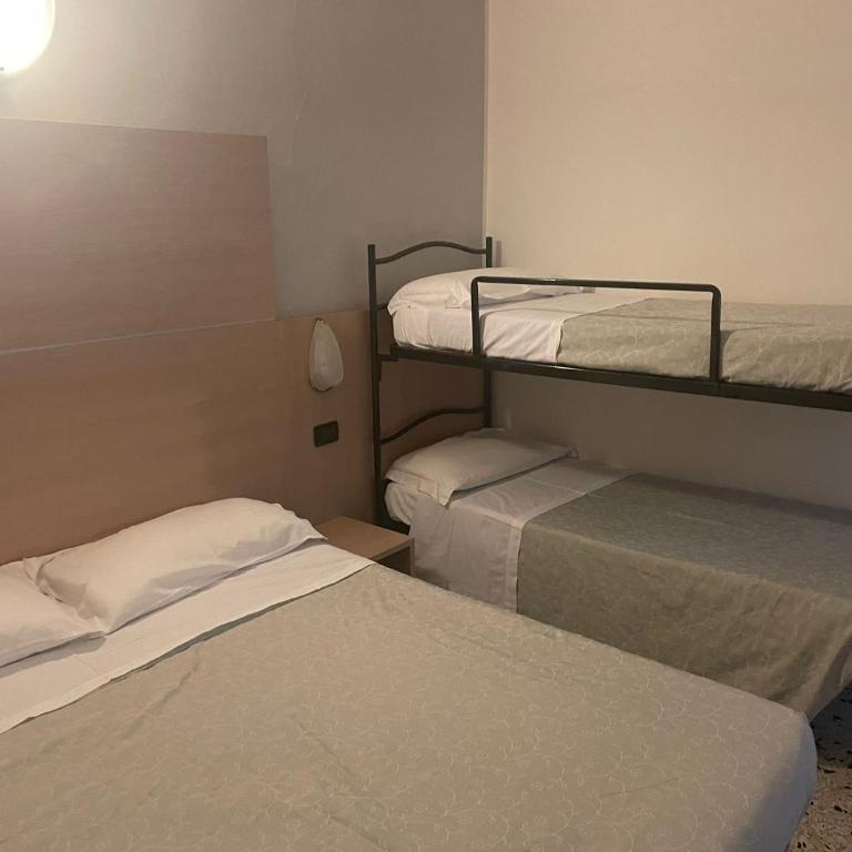 Hotel Veliero - Camera Quadrupla Standard - 1