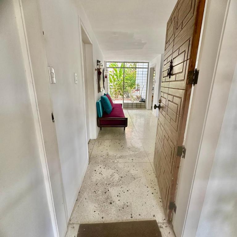 Apartamento Único en Caracas 3 habitaciones, 3 baños, terrazas, hamaca, estacionamiento, smartv, wifi y una decoración brutal estilo Art Déco - Moderno - Deluxe Apartment - 20