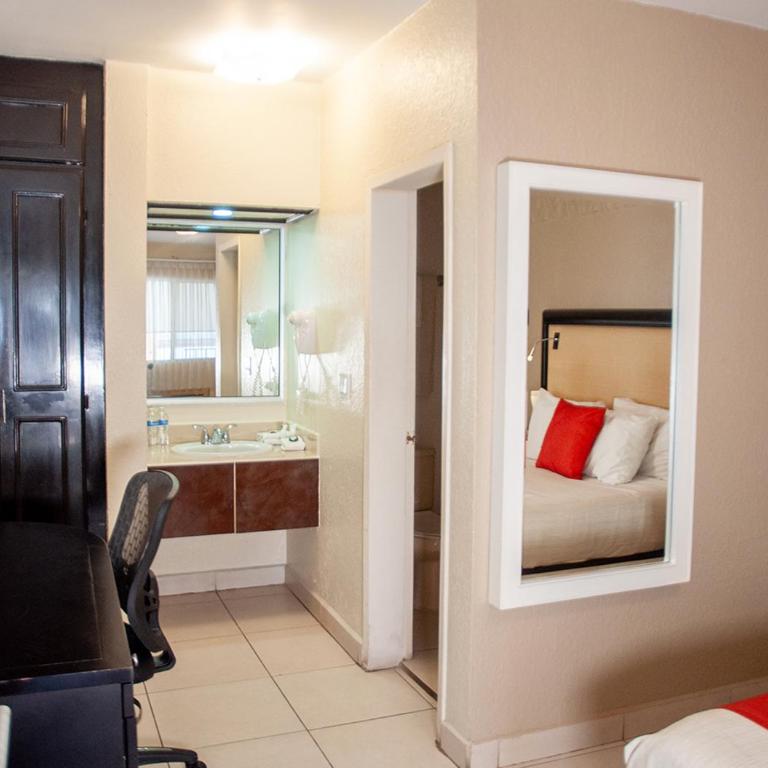 Del Mar Inn Playas - King Room - 1