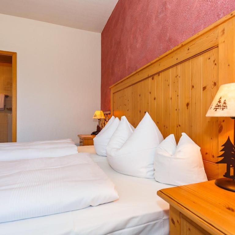 Landkomforthotel Panorama & Restaurant Bella Vista - Doppelzimmer mit Balkon - 4