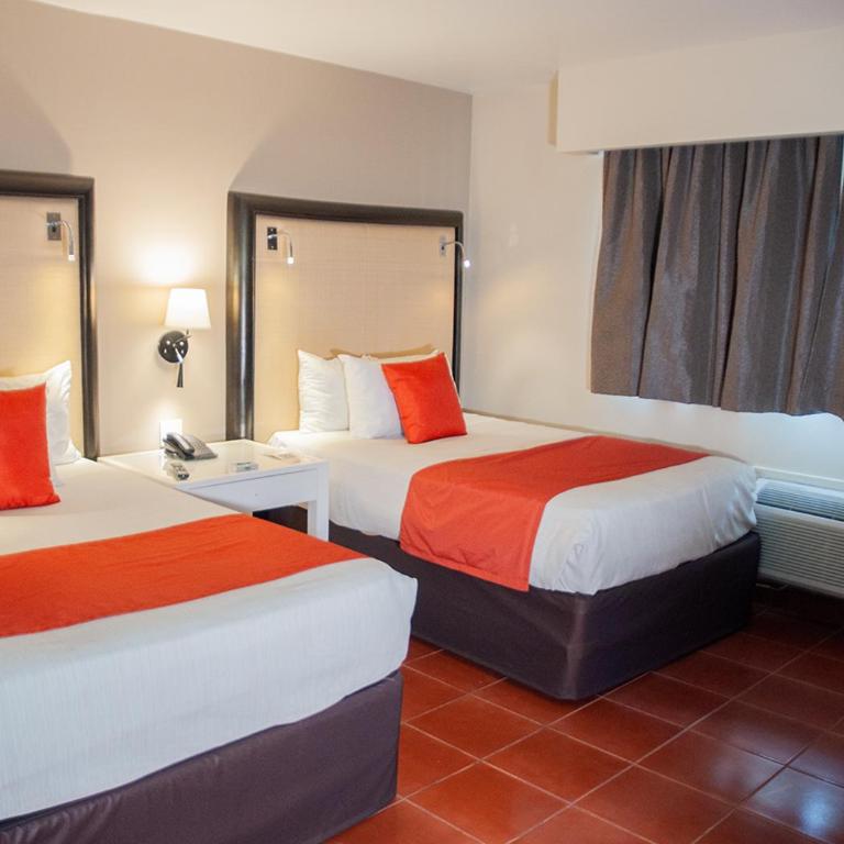 Del Mar Inn Playas - Double Room with Two Double Beds - 2