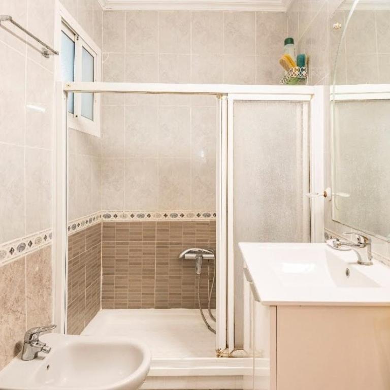 Habitaciones privadas con cama doble en Sevilla - Habitación con baño compartido - Cama grande - 17