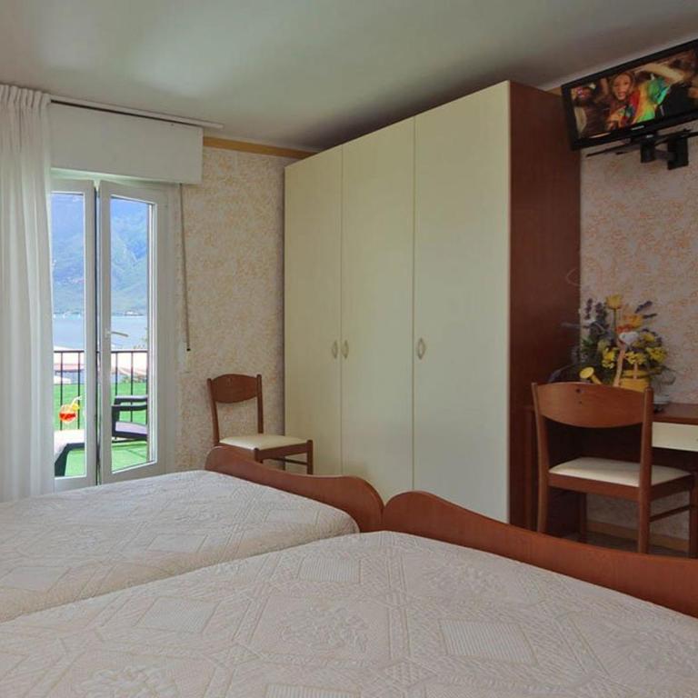 Hotel Alla Noce - Camera Matrimoniale con Balcone e Vista Lago - 8
