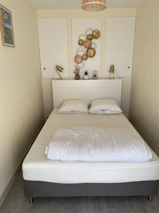 Joli appartement calme avec vue piscine - Appartement 2 Chambres - 11