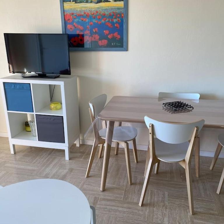 Joli appartement calme avec vue piscine - Appartement 2 Chambres - 5