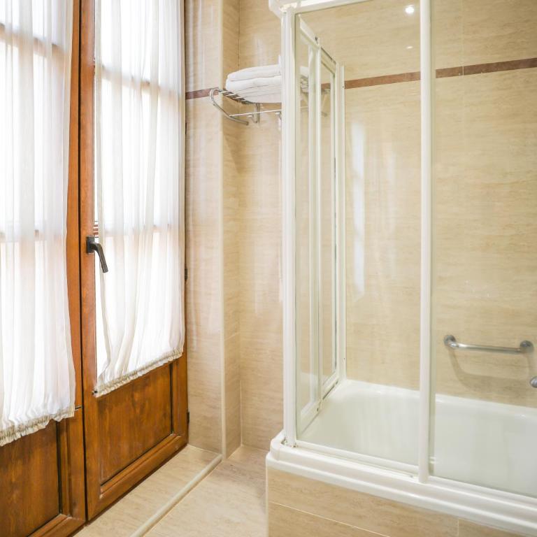 Hotel Granada Centro - Small Double Room - 7