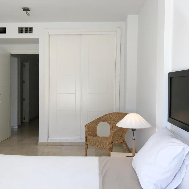 Bonito alojamiento en Malaga con piscina para teletrabajo - Apartamento - 24
