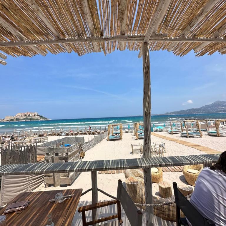 Mira appartement climatisé vue mer centre de Calvi proche port et plage - Appartement - 30