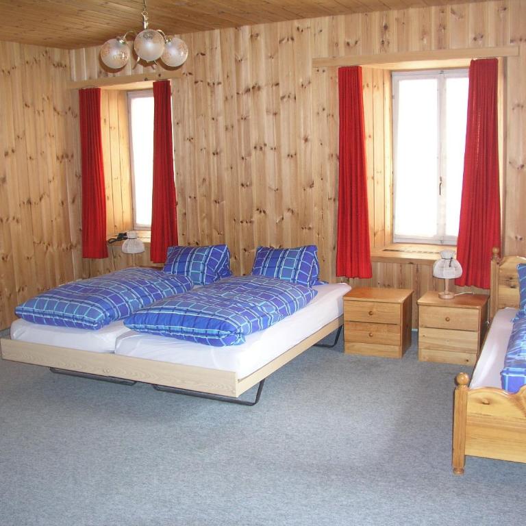 Hotel Quellenhof - Doppelzimmer mit Gemeinschaftsbad - 1