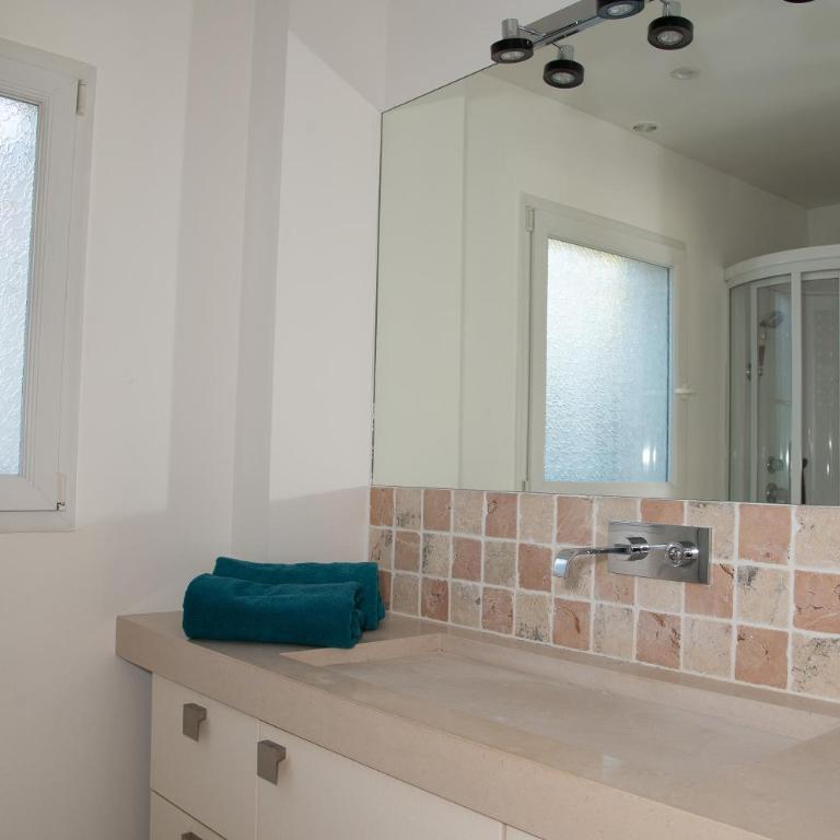 Maison avec piscine à Biot Antibes - Two-Bedroom Villa - 20