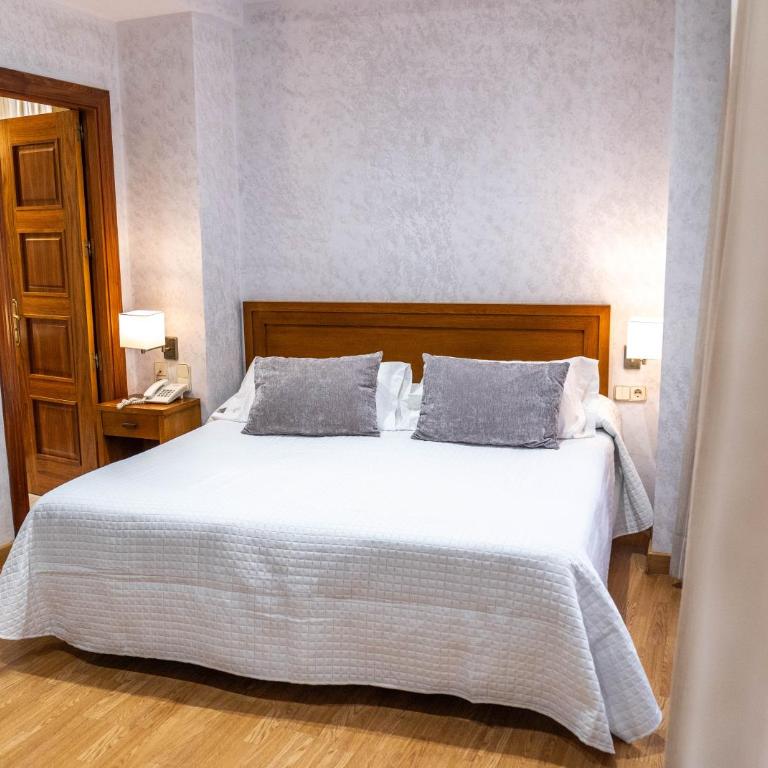 Hotel Granada Centro - Superior Double Room - 4