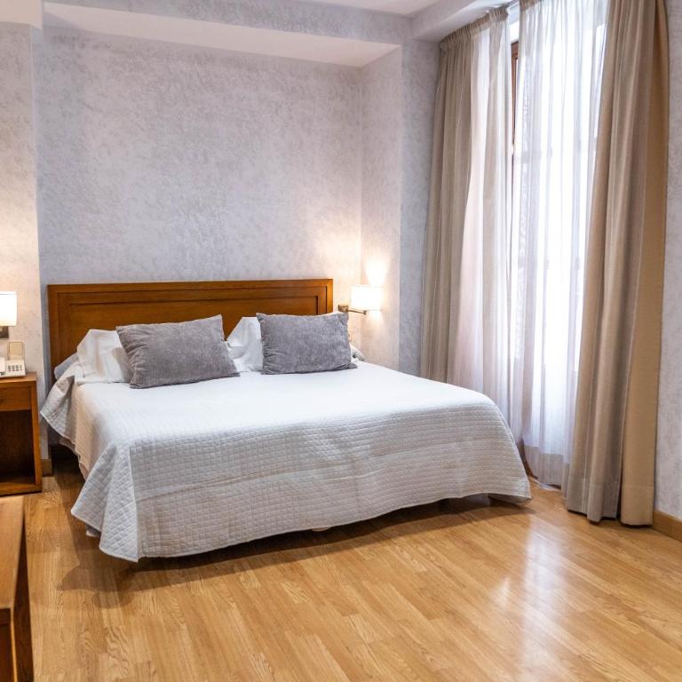 Hotel Granada Centro - Superior Double Room - 2