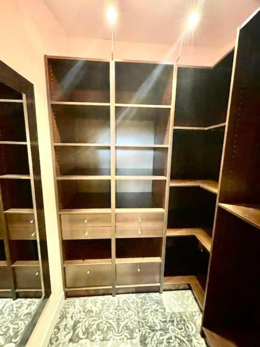 Beaux T2 et T3 climatisés dans le triangle d'or - Two-Bedroom Apartment - 11