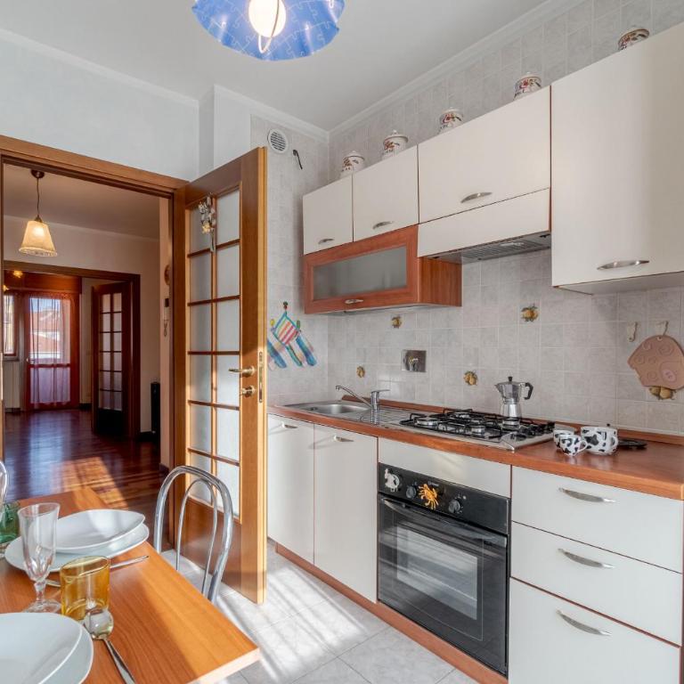 GuestHost - Crocetta Residence! Modern & Roomy Flat - Two-Bedroom Apartment - 5