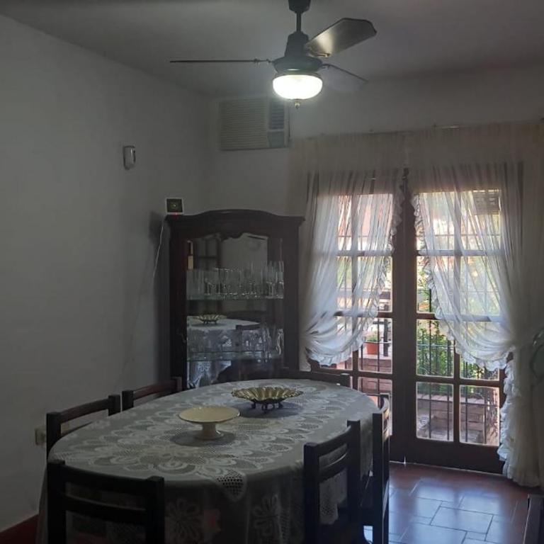 CASA AMPLIA Y CONFORTABLE - Casa de 3 dormitorios - 6