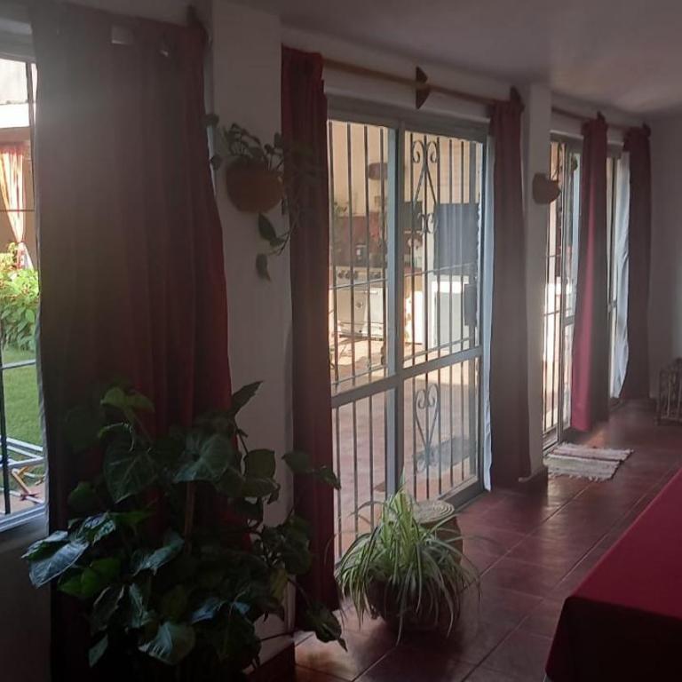 CASA AMPLIA Y CONFORTABLE - Casa de 3 dormitorios - 24