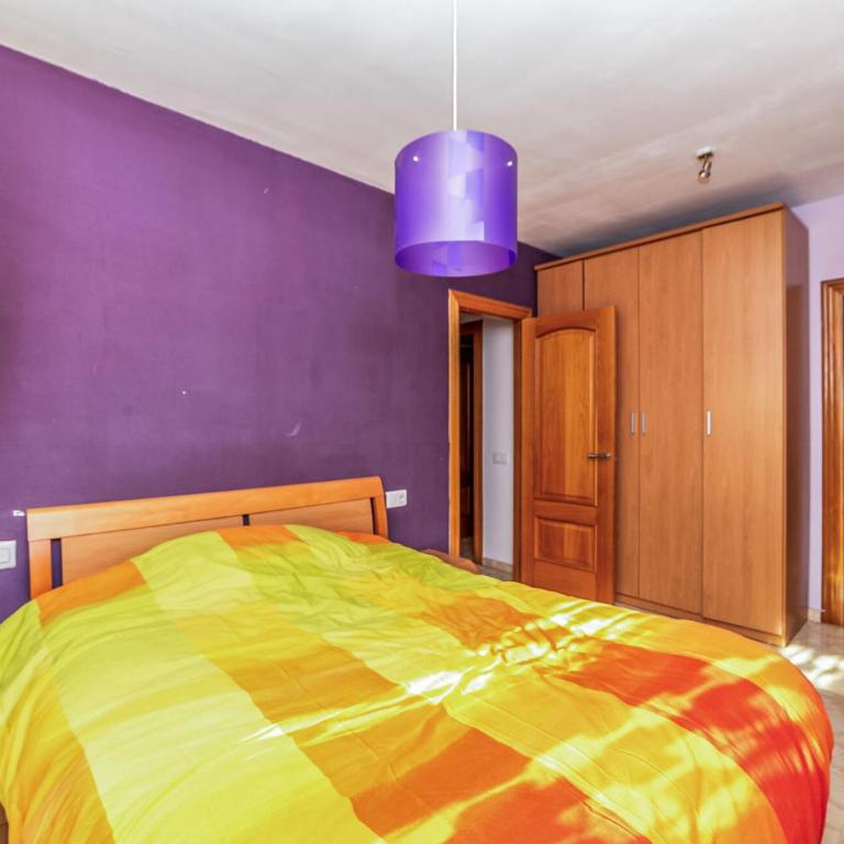 3 Bedroom Beach Front Home In Miami Platja - Three-Bedroom Vacation Home - 28