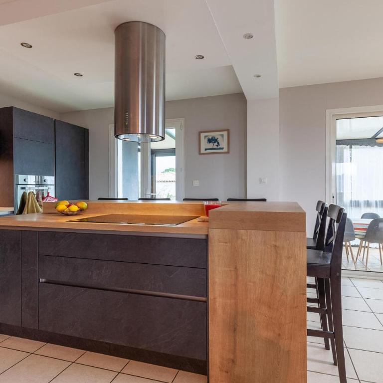 Cozy Home In Six-Fours-Les-Plages - Casa Vacanze con 4 Camere da Letto - 7