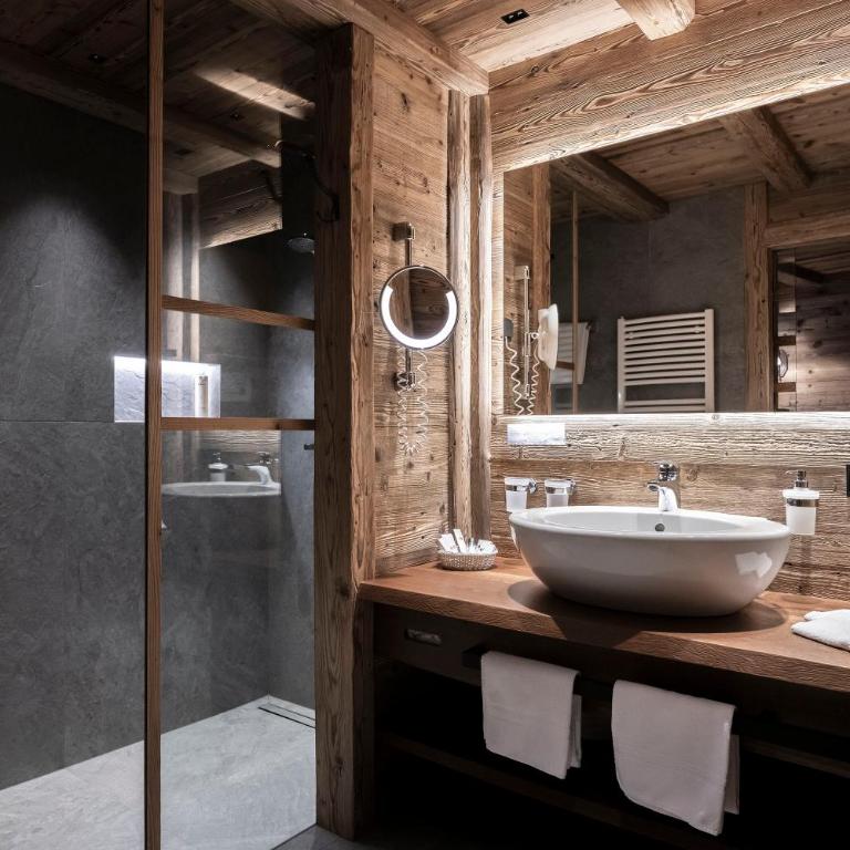 Charmehotel Uhrerhof - Deur - Junior Suite con Balcone - 3