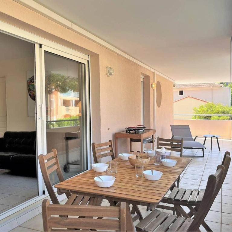 Appartement climatisé avec piscine, terrasse et parking - 6 couchages, près de la plage - FR-1-251-451 - Appartement - 11
