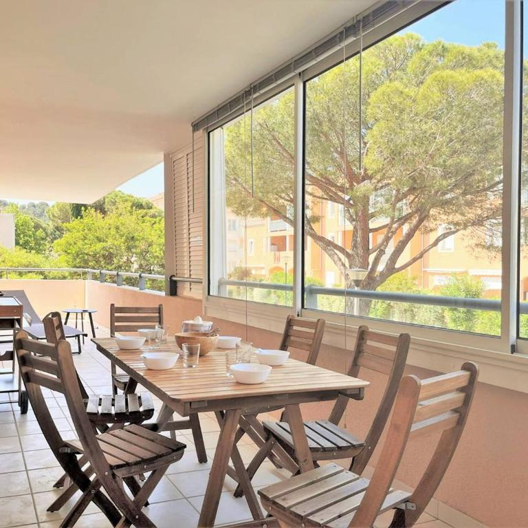 Appartement climatisé avec piscine, terrasse et parking - 6 couchages, près de la plage - FR-1-251-451 - Appartement - 1