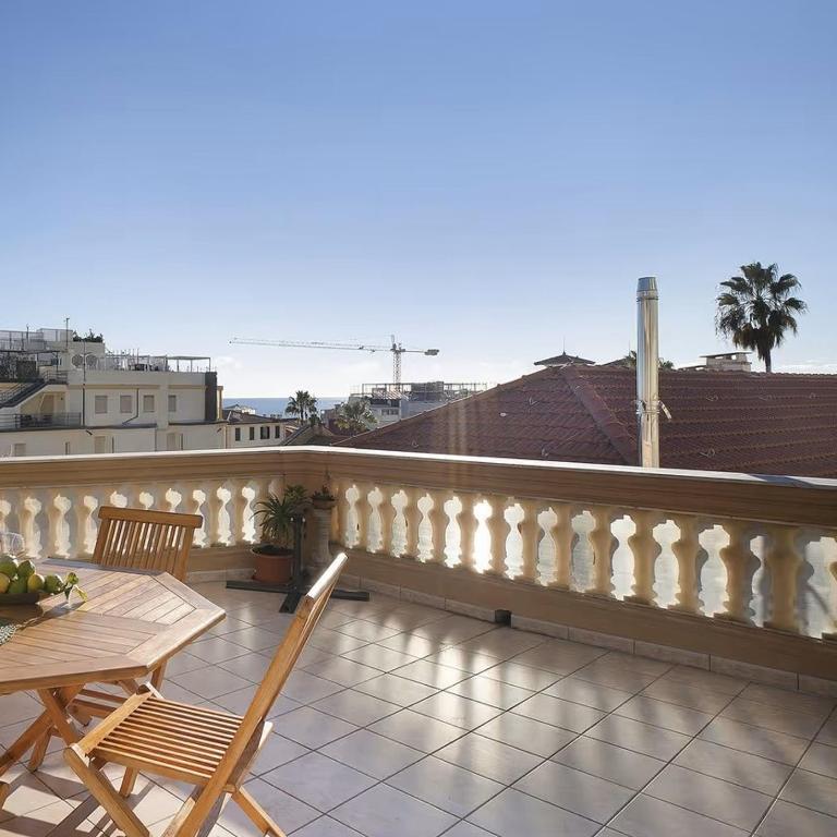 Linusa Home - Three-Bedroom Apartment - 4