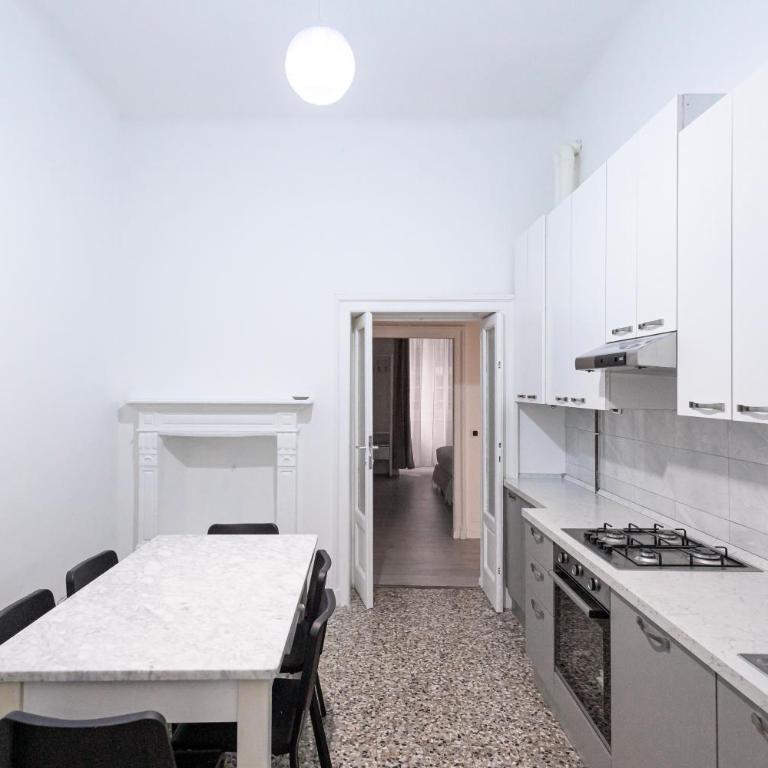 Elegante Quadrilocale Liberty in Zona Risorgimento - Appartamento con 3 Camere da Letto - 14