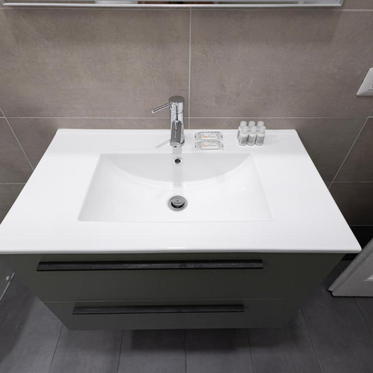 Elegante Quadrilocale Liberty in Zona Risorgimento - Appartamento con 3 Camere da Letto - 8