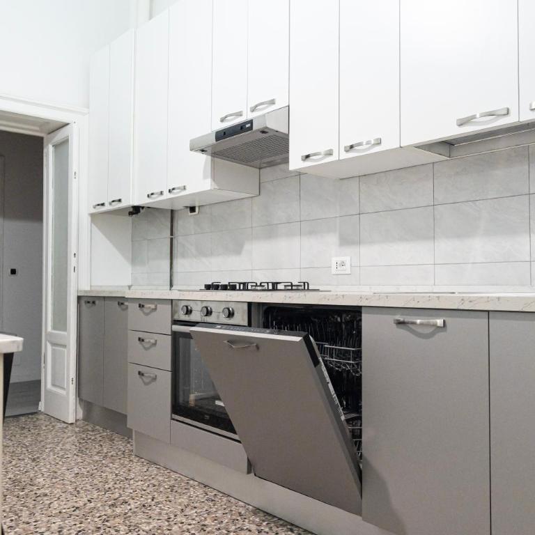 Elegante Quadrilocale Liberty in Zona Risorgimento - Appartamento con 3 Camere da Letto - 6