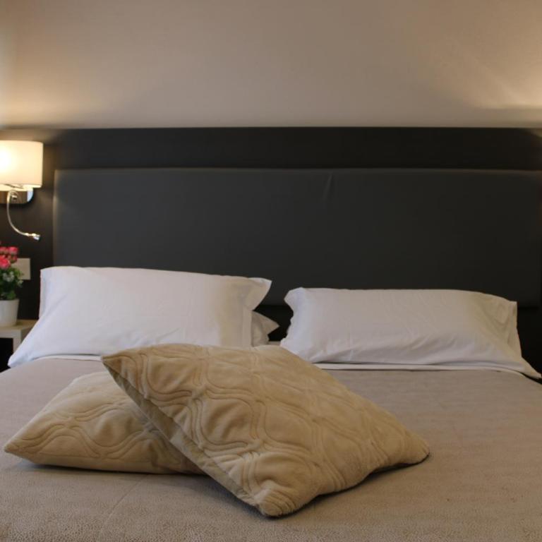 Hotel Victoria - Standard Double Room - 7