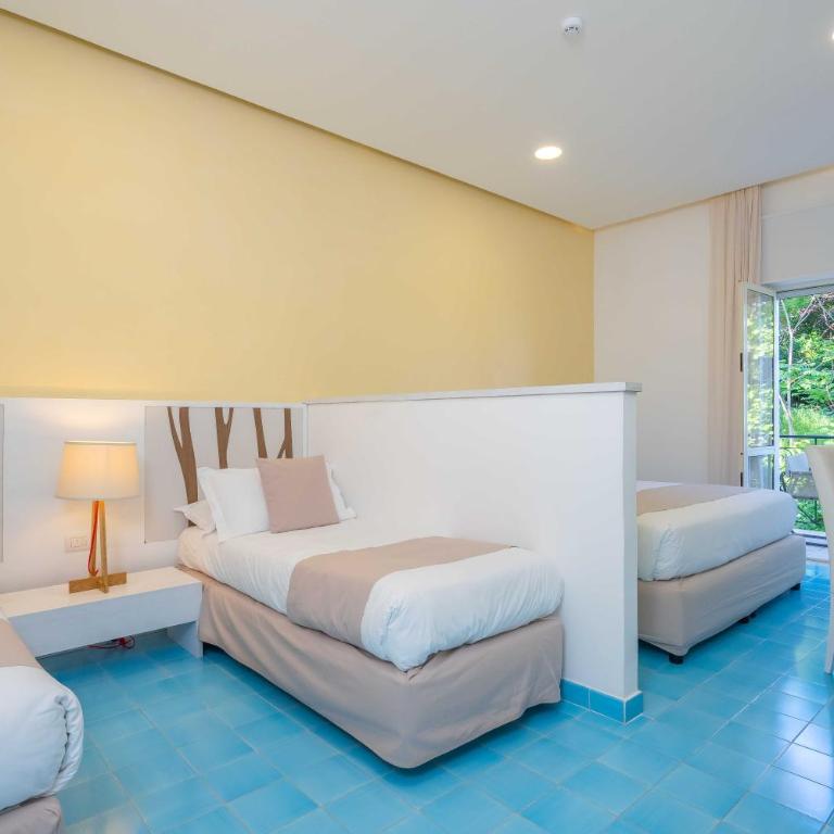 Hotel Le Axidie - Camera Familiare con Bagno Privato - 5