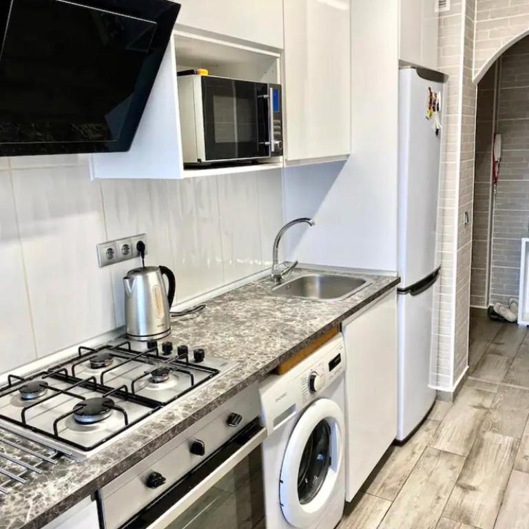 Shared apartment! Piso compartido! Общая квартира! - Habitación Doble con balcón - 10