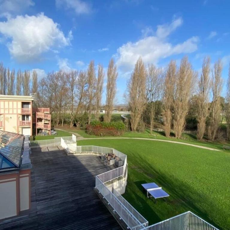 Très bel appt 6 pers avec piscine sauf janvier tennis et parking 202 - Appartement - 24