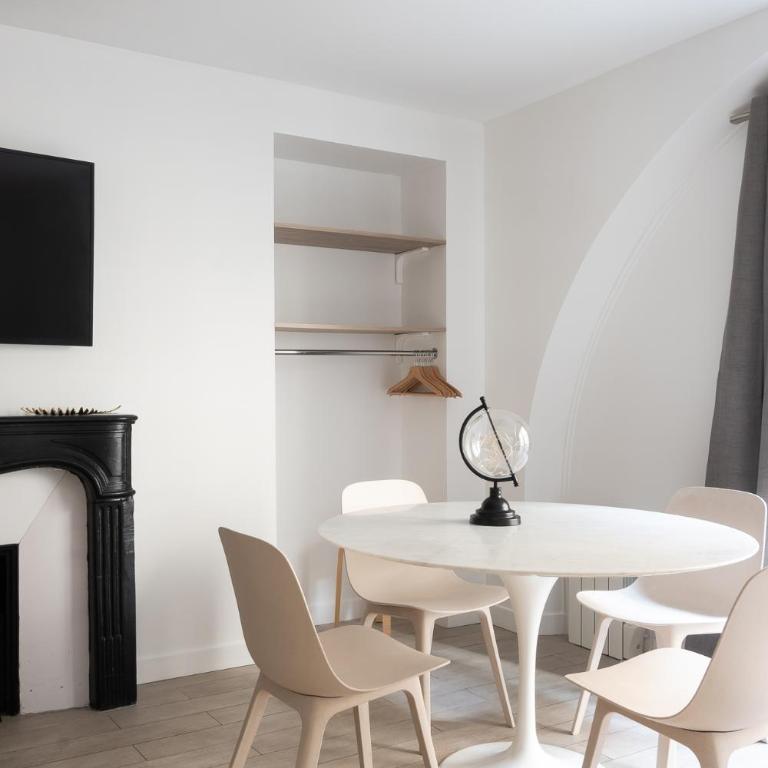 Central Apartment in the heart of the Marais With Air Conditioning - Appartement 2 Chambres - 17