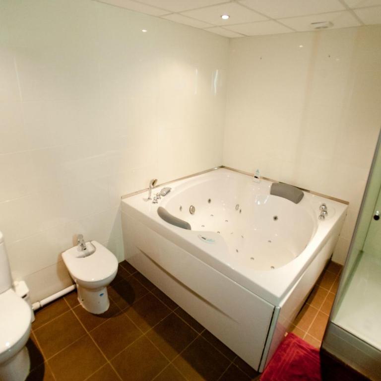 Bed and Breakfast en Salou - Suite Deluxe con bañera de hidromasaje - 3
