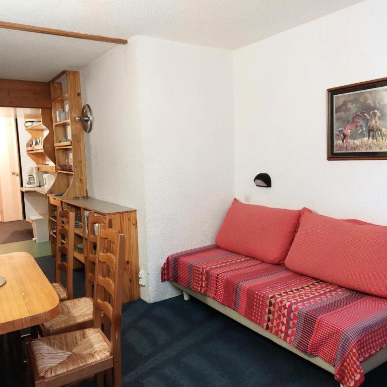 Résidence Belles Challes - Studio 4 personnes à Arc 1800 skis aux pieds et proche des commerces dans le village du Charvet MAE-2131 - Monolocale - 1