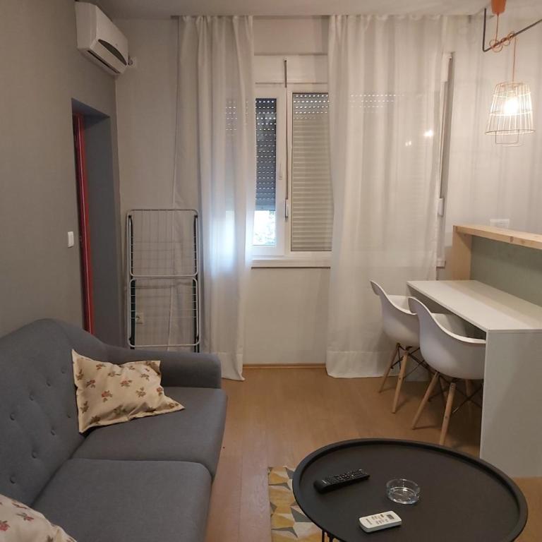 Old but gold house - Apartman sa 1 Spavaćom Sobom - 4