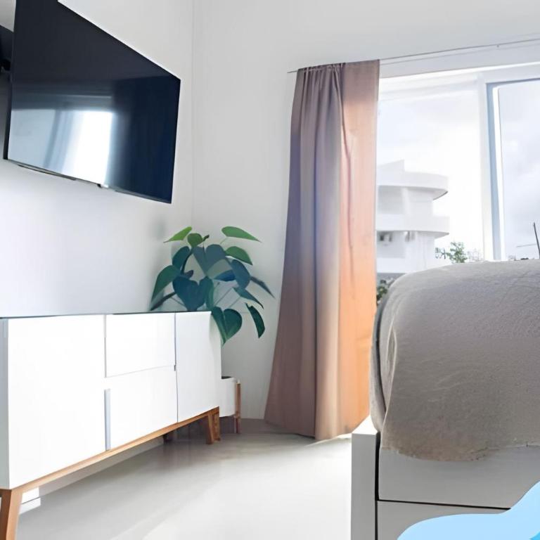 Minimalist Studio with Pool and FREE Scooter - Apartamento - 5