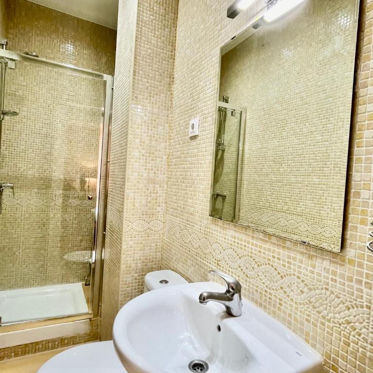 Puerta del Sol House - One-Bedroom Apartment - 23