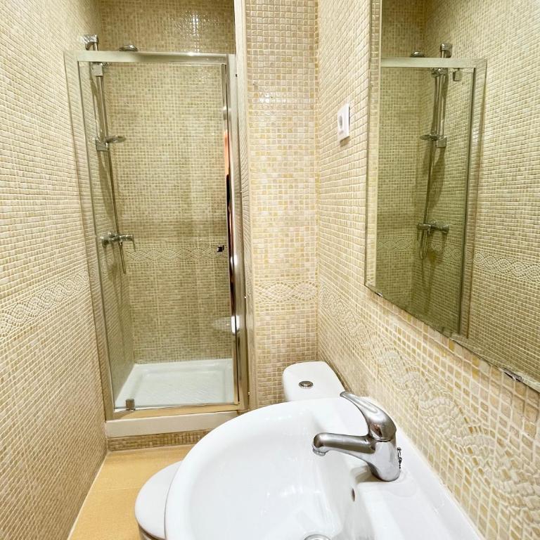Puerta del Sol House - One-Bedroom Apartment - 22