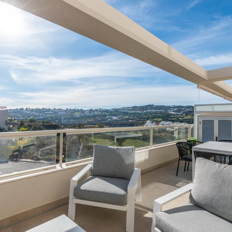 Serenity in Style: Luxury La Cala Golf Getaway - Apartamento de 2 dormitorios - 1